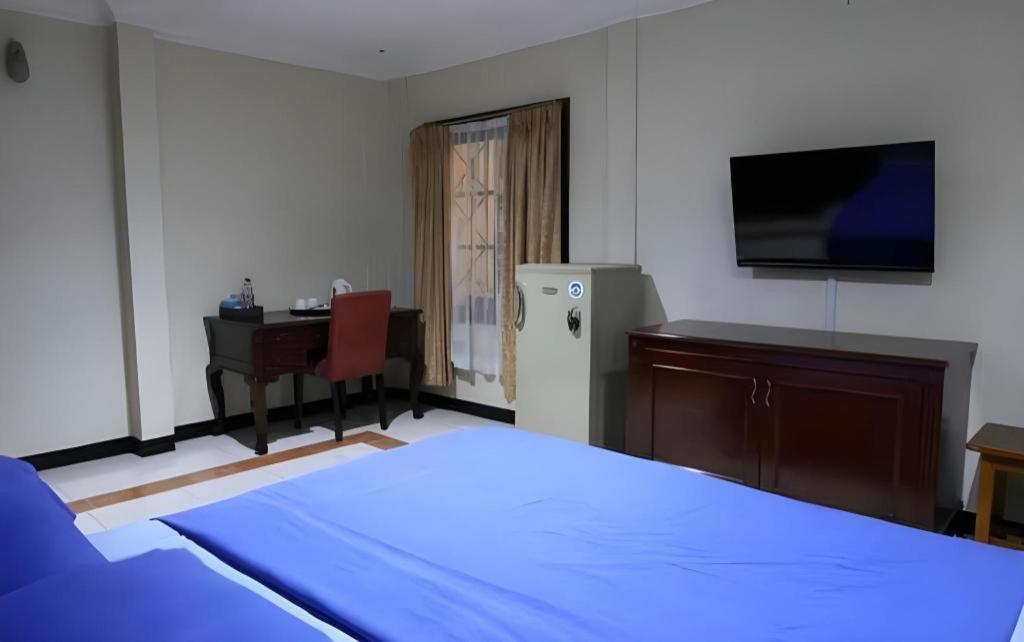 Mahadria Hotel เซรัง ภายนอก รูปภาพ